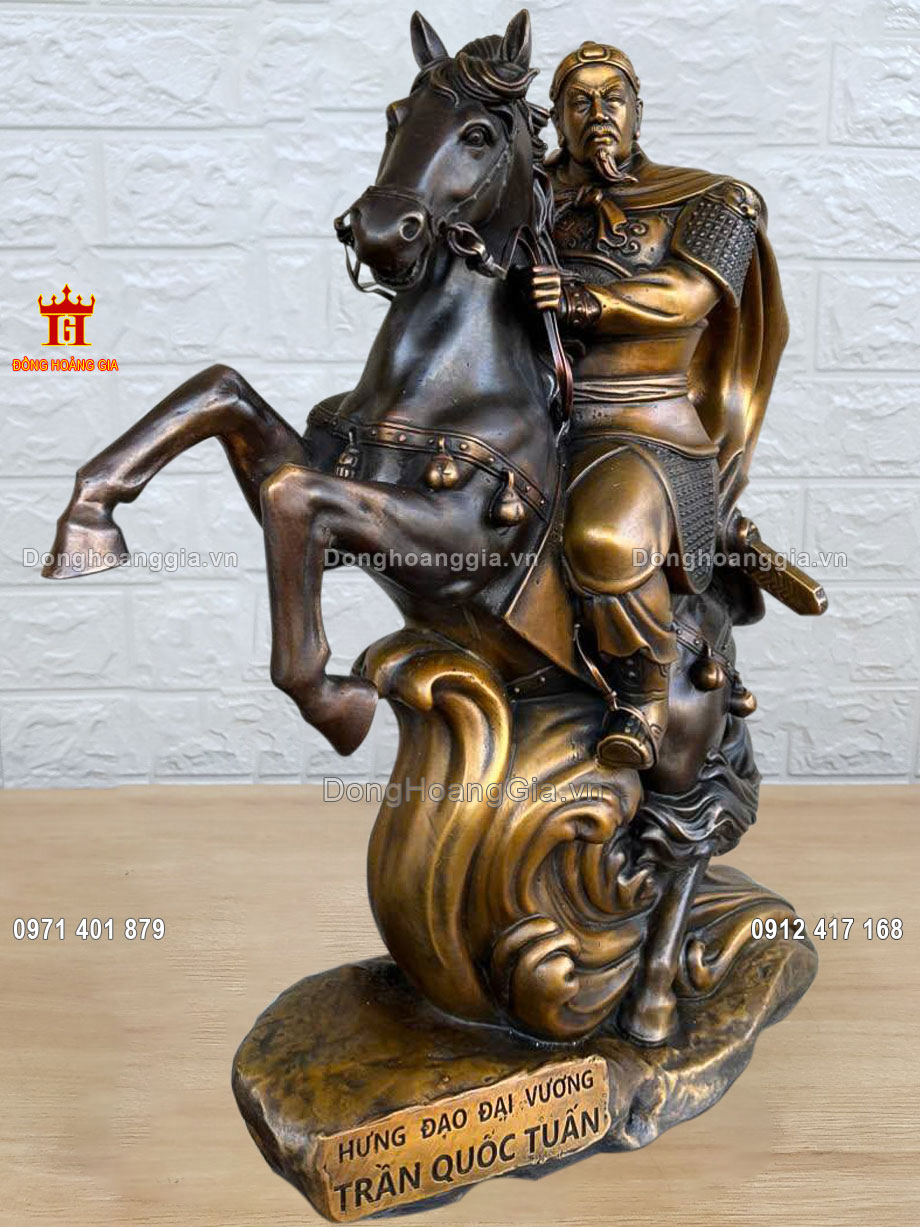 Đặt tượng Trần Quốc Tuấn giúp trấn trạch, mang lại bình an cho gia chủ